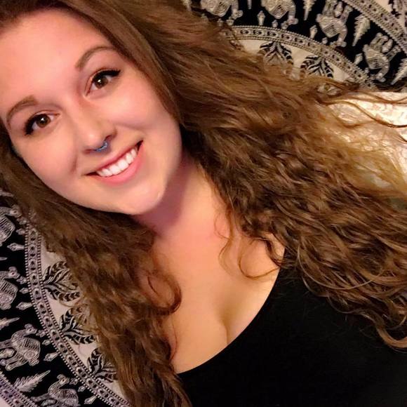 Meet your Posher, Amyjo - Picture 1 of 1